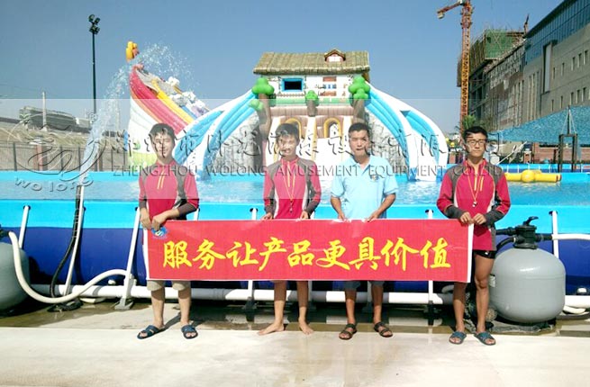 連接水滑梯一款具有新穎靚麗外觀與結(jié)構(gòu)設(shè)計的趣味充氣水滑梯