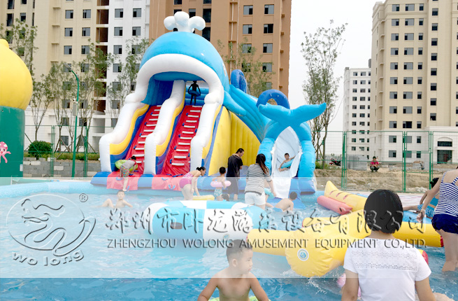 小鯨魚(yú)嬉水滑梯 充氣水池滑梯組合而成的夏季兒童嬉水樂(lè)園